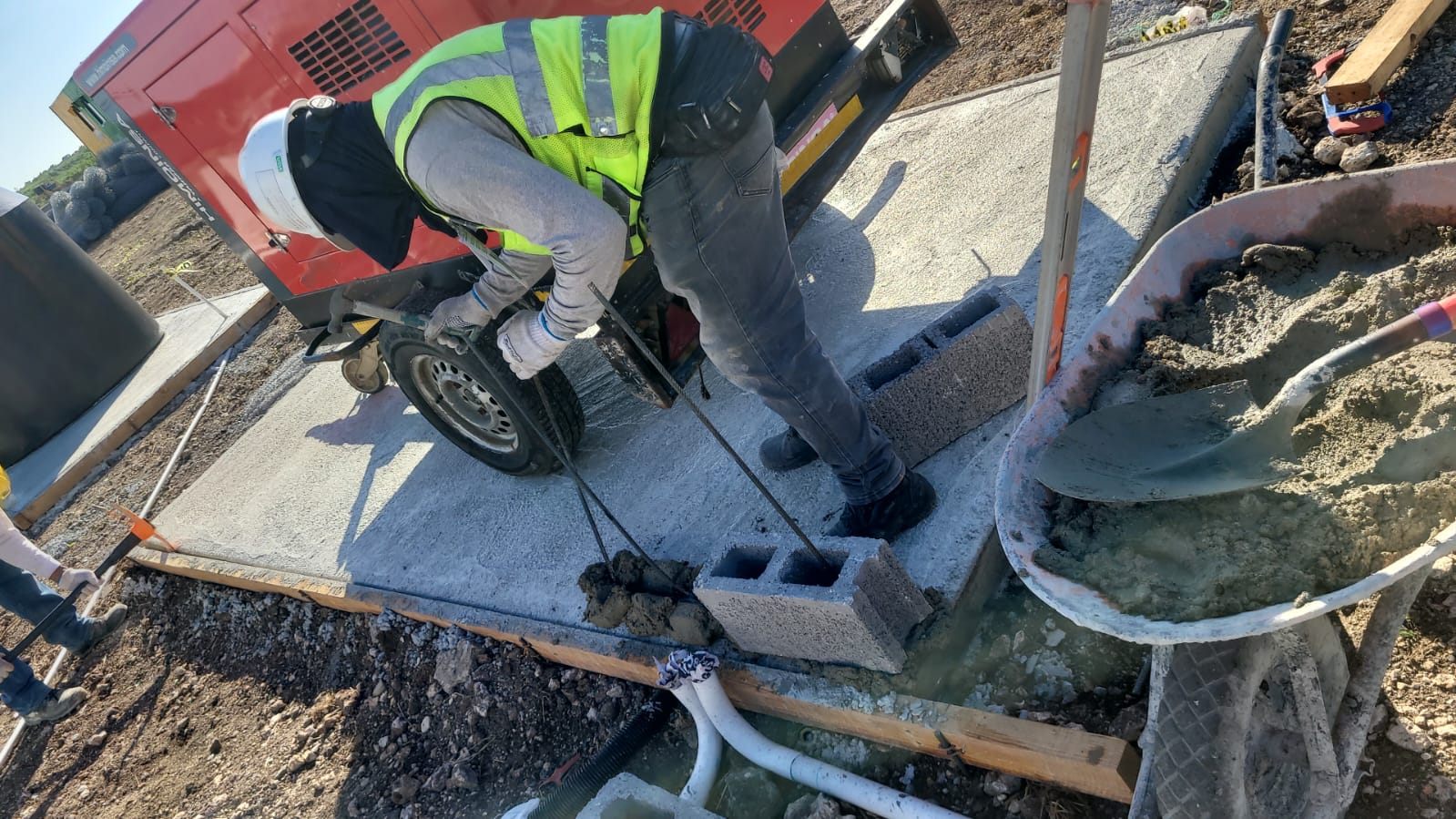 Proyecto instalación energética y agua potable en campamento provisional